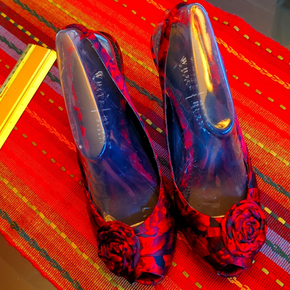 WHBM Red/ black floral slingbacks
